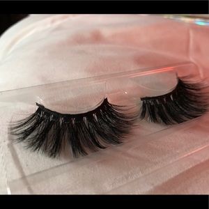 Lashes in style “rich p*ssy” by KatCosmetics